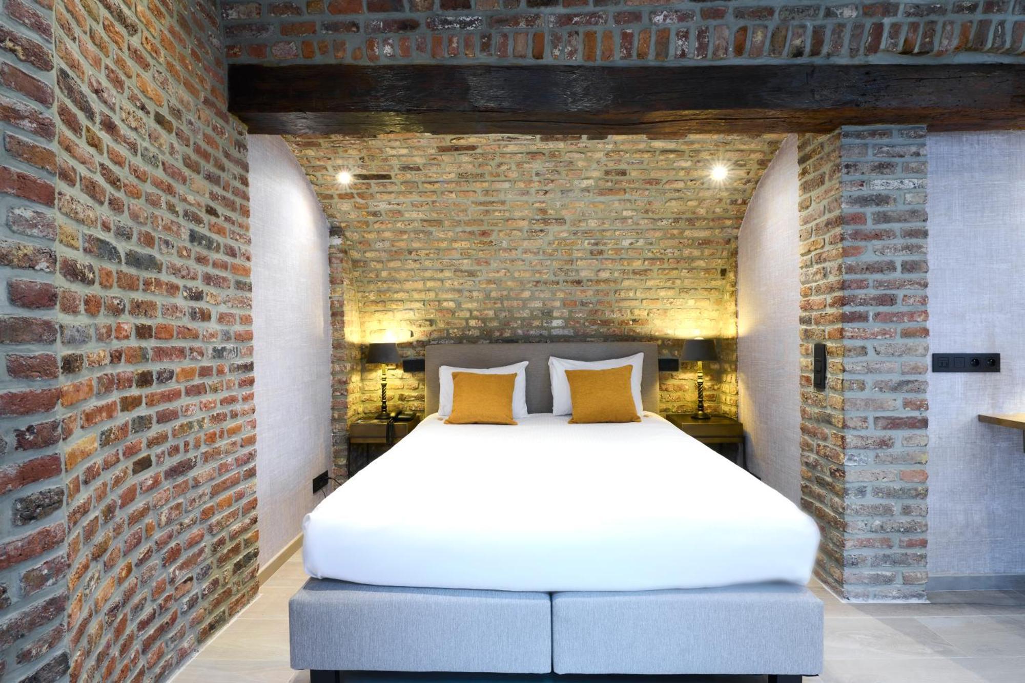 Les Tanneurs Hotel